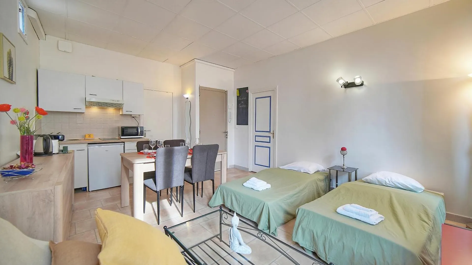 Frgk Clemenceau Confort Moderne & Plage Cannes France